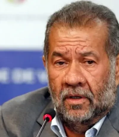 Carlos Lupi fala à imprensa durante coletiva oficial como ministro da Previdência